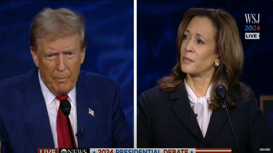 Trump et Harris lors du débat présidentiel de 2024